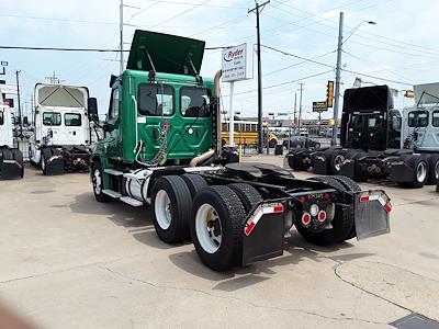 Used 2019 Freightliner Cascadia Day Cab 6x4, Semi Truck for sale #804329 - photo 2