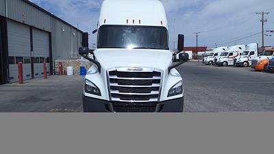 Used 2019 Freightliner Cascadia Sleeper Cab 6x4, Semi Truck for sale #813152 - photo 1