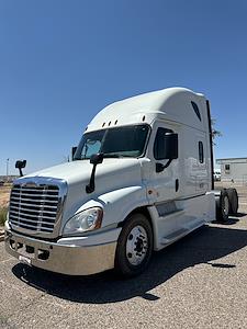 Used 2019 Freightliner Cascadia Sleeper Cab 6x4, Semi Truck for sale #813262 - photo 1