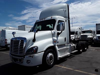 Used 2019 Freightliner Cascadia Day Cab 6x4, Semi Truck for sale #874341 - photo 1