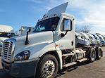 Used 2018 Freightliner Cascadia Day Cab 6x4, Semi Truck for sale #222730 - photo 1
