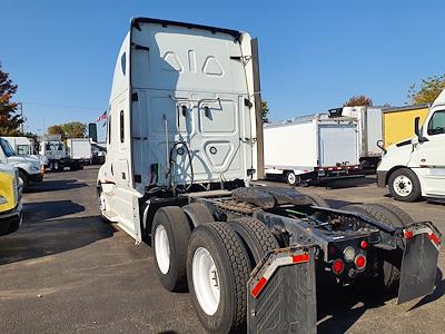 Used 2020 Freightliner Cascadia Sleeper Cab 6x4, Semi Truck for sale #291640 - photo 2