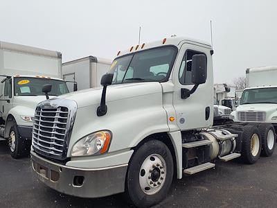 Used 2016 Freightliner Cascadia Day Cab 6x4, Semi Truck for sale #381702 - photo 1