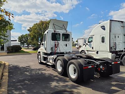 Used 2016 Freightliner Cascadia Day Cab 6x4, Semi Truck for sale #644087 - photo 2