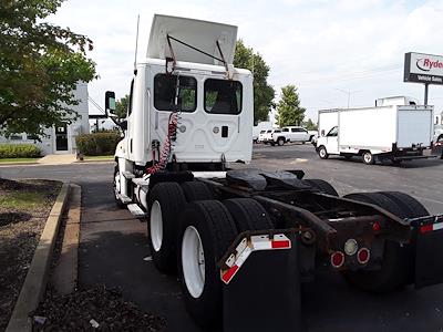 Used 2016 Freightliner Cascadia Day Cab 6x4, Semi Truck for sale #644093 - photo 2