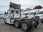 Used 2016 Freightliner Cascadia Day Cab 6x4, Semi Truck for sale #647209 - photo 2