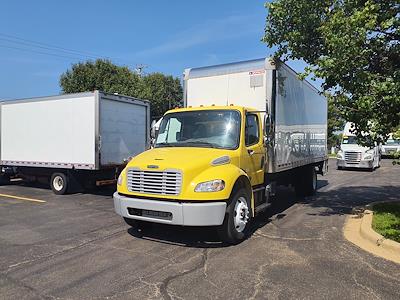 Used 2016 Freightliner M2 106 Conventional Cab 4x2, Box Truck for sale #648255 - photo 1