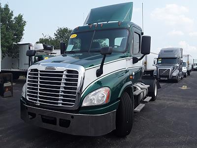 Used 2016 Freightliner Cascadia Day Cab 4x2, Semi Truck for sale #658158 - photo 1