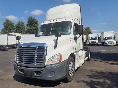 Used 2017 Freightliner Cascadia Day Cab 4x2, Semi Truck for sale #667011 - photo 1