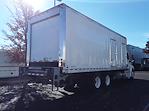 Used 2017 Freightliner Cascadia Day Cab 6x4, Box Truck for sale #667287 - photo 5