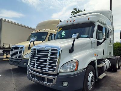 Used 2017 Freightliner Cascadia Sleeper Cab 6x4, Semi Truck for sale #675658 - photo 1