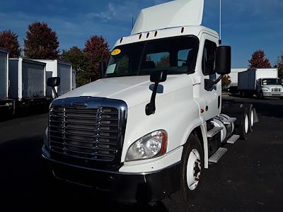 Used 2018 Freightliner Cascadia Day Cab 6x4, Semi Truck for sale #752111 - photo 1