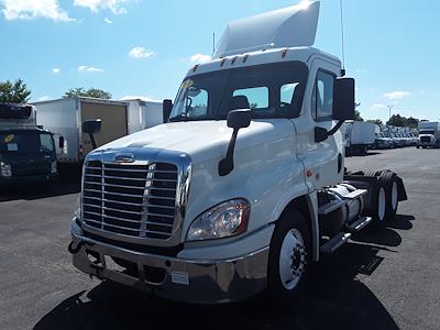 Used 2018 Freightliner Cascadia Day Cab 6x4, Semi Truck for sale #764556 - photo 1