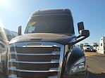 Used 2018 Freightliner Cascadia Sleeper Cab 6x4, Semi Truck for sale #775711 - photo 3