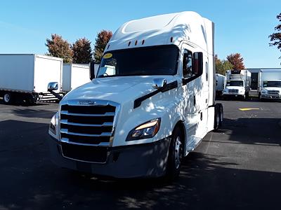 Used 2019 Freightliner Cascadia Sleeper Cab 6x4, Semi Truck for sale #787836 - photo 1