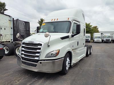 Used 2019 Freightliner Cascadia Sleeper Cab 6x4, Semi Truck for sale #821008 - photo 1