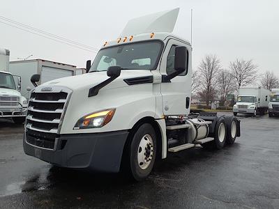 Used 2019 Freightliner Cascadia Day Cab 6x4, Semi Truck for sale #840632 - photo 1