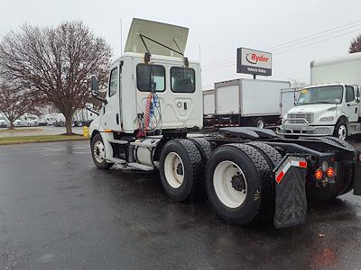 Used 2019 Freightliner Cascadia Day Cab 6x4, Semi Truck for sale #840632 - photo 2