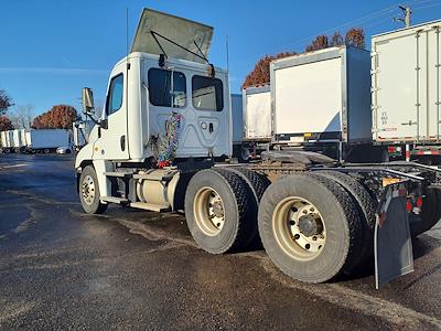 Used 2019 Freightliner Cascadia Day Cab 6x4, Semi Truck for sale #875238 - photo 2