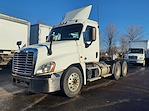 Used 2019 Freightliner Cascadia Day Cab 6x4, Semi Truck for sale #875238 - photo 1