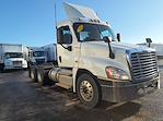 Used 2019 Freightliner Cascadia Day Cab 6x4, Semi Truck for sale #875238 - photo 4