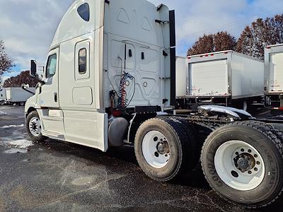 Used 2020 Freightliner Cascadia Sleeper Cab 6x4, Semi Truck for sale #877142 - photo 2