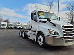 Used 2020 Freightliner Cascadia Day Cab 6x4, Semi Truck for sale #878577 - photo 4