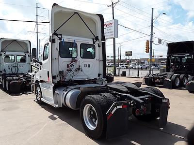 Used 2019 Freightliner Cascadia 116 Day Cab 4x2, Semi Truck for sale #270066 - photo 1