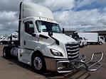 Used 2019 Freightliner Cascadia 116 Day Cab 4x2, Semi Truck for sale #270066 - photo 2