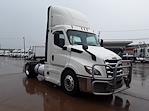 Used 2019 Freightliner Cascadia 116 Day Cab 4x2, Semi Truck for sale #270069 - photo 4