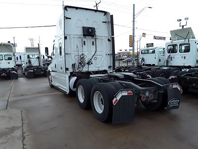 Used 2020 Freightliner Cascadia Sleeper Cab 6x4, Semi Truck for sale #273178 - photo 2