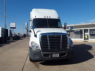Used 2016 Freightliner Cascadia 6x4, Semi Truck for sale #358854 - photo 1