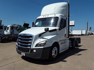 Used 2022 Freightliner Cascadia Day Cab 6x4, Semi Truck for sale #510795 - photo 1