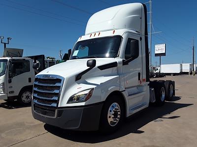 Used 2022 Freightliner Cascadia Day Cab 6x4, Semi Truck for sale #510807 - photo 1