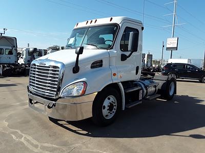 Used 2016 Freightliner Cascadia Day Cab 4x2, Semi Truck for sale #655211 - photo 1