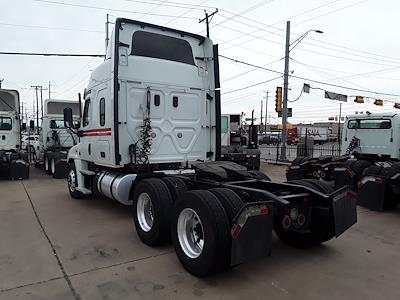 Used 2017 Freightliner Cascadia Sleeper Cab 6x4, Semi Truck for sale #675510 - photo 2