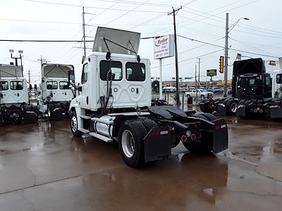 Used 2019 Freightliner Cascadia Day Cab 4x2, Semi Truck for sale #791194 - photo 2