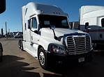 Used 2019 Freightliner Cascadia Sleeper Cab 6x4, Semi Truck for sale #803269 - photo 4