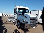 Used 2019 Freightliner Cascadia Day Cab 6x4, Semi Truck for sale #820729 - photo 4