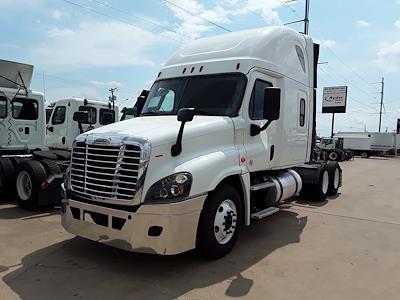 Used 2019 Freightliner Cascadia Sleeper Cab 6x4, Semi Truck for sale #835602 - photo 1