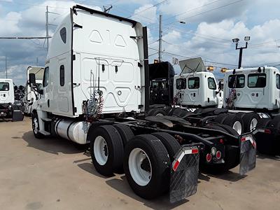 Used 2019 Freightliner Cascadia Sleeper Cab 6x4, Semi Truck for sale #835602 - photo 2