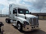 Used 2019 Freightliner Cascadia Sleeper Cab 6x4, Semi Truck for sale #835602 - photo 4