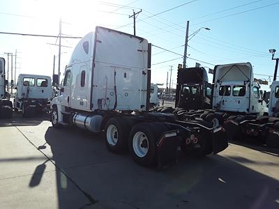 Used 2019 Freightliner Cascadia Sleeper Cab 6x4, Semi Truck for sale #835606 - photo 2