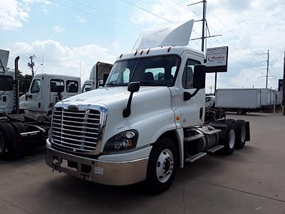 Used 2019 Freightliner Cascadia Day Cab 6x4, Semi Truck for sale #864963 - photo 1