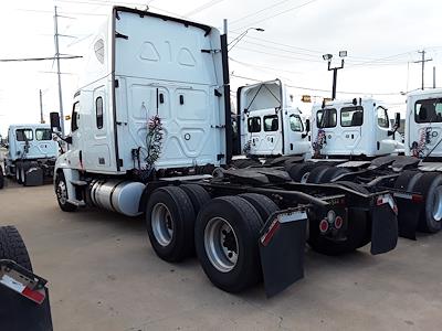 Used 2019 Freightliner Cascadia Sleeper Cab 6x4, Semi Truck for sale #866822 - photo 2