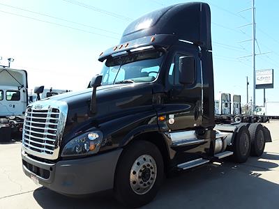 Used 2019 Freightliner Cascadia Day Cab 6x4, Semi Truck for sale #868843 - photo 1