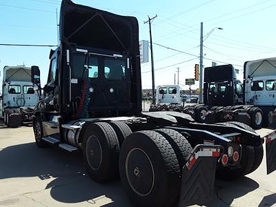 Used 2019 Freightliner Cascadia Day Cab 6x4, Semi Truck for sale #868843 - photo 2