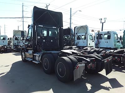 Used 2019 Freightliner Cascadia Day Cab 6x4, Semi Truck for sale #868850 - photo 2