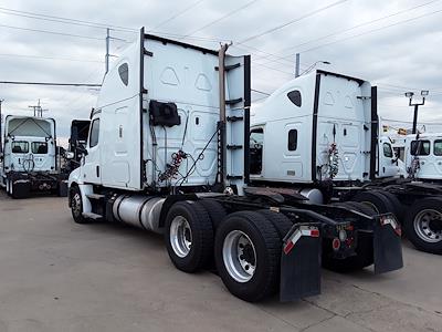 Used 2019 Freightliner Cascadia Sleeper Cab 6x4, Semi Truck for sale #868902 - photo 2