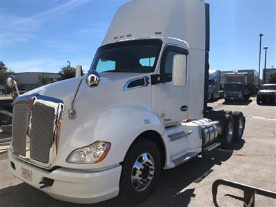 Used 2015 Kenworth T680 6x4, Semi Truck for sale #302138 - photo 1